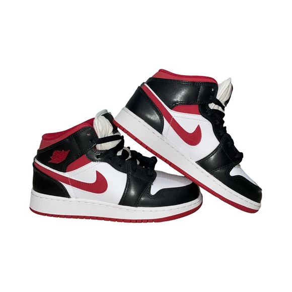 Jordan 1 Mid - Gym Red Black White (GS) - Picture 3 of 9